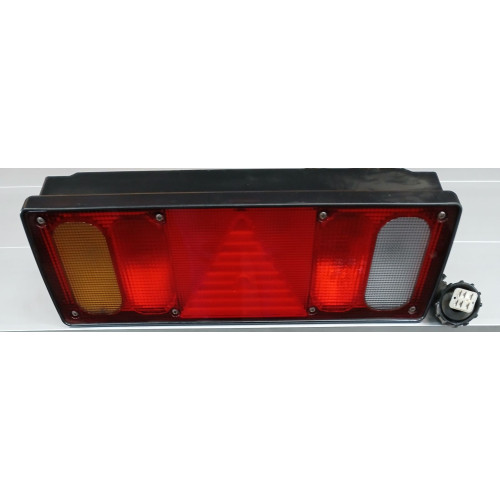 FEU ARRIERE GAUCHE CONNECTEUR CARRE + FAISCEAU VENDU PAR SOPLA