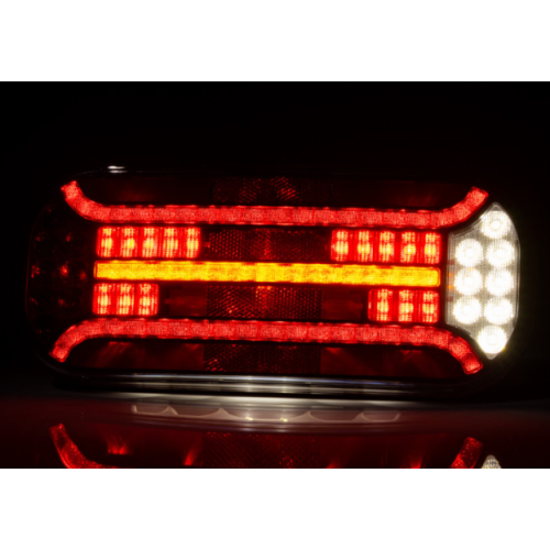 CE FEU ARRIERE CAMION EST VENDU PAR LA SOPLA